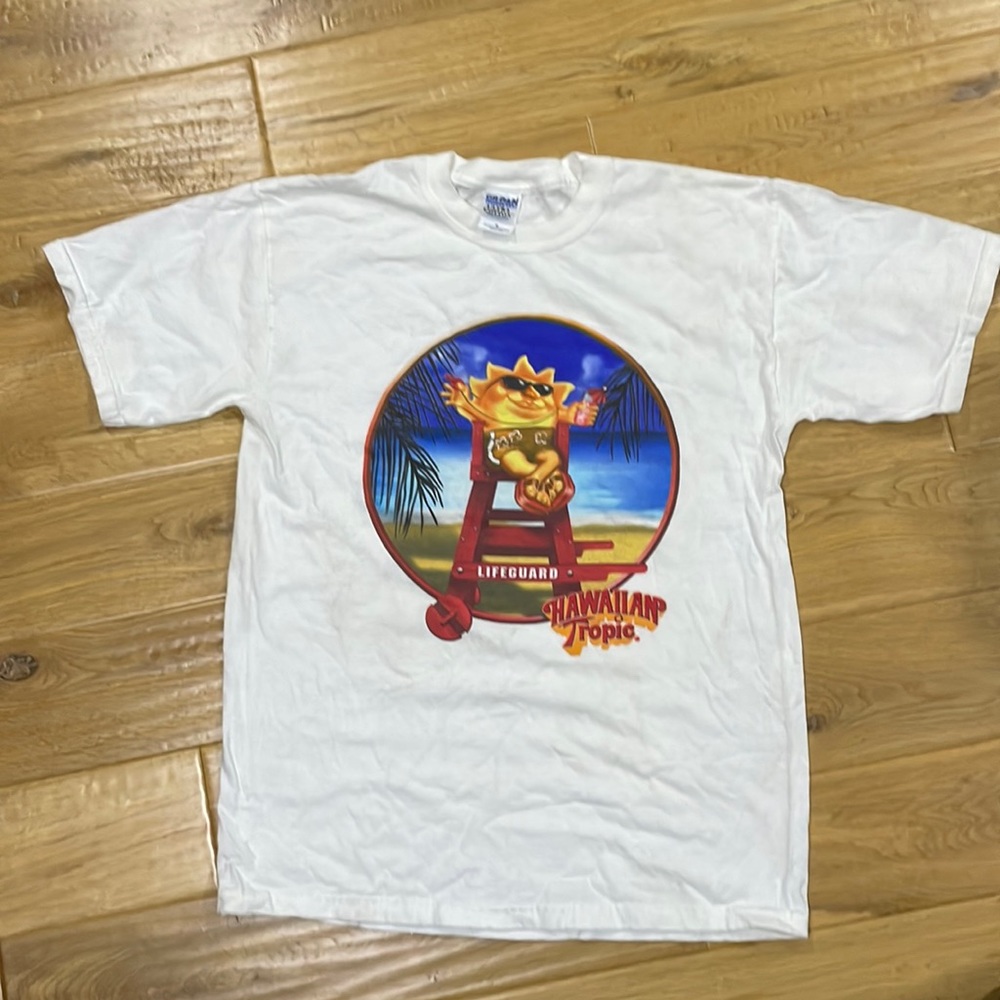 Hawaiian Tropic Graphic tee